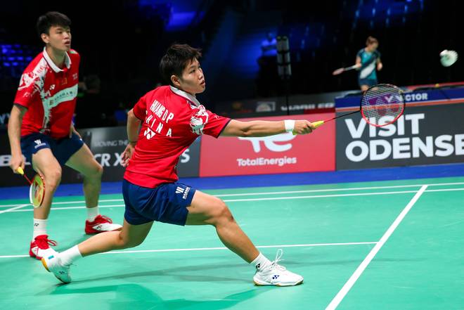 爱游戏在线-中国队完胜丹麦队，黄鸭组合点燃赛场