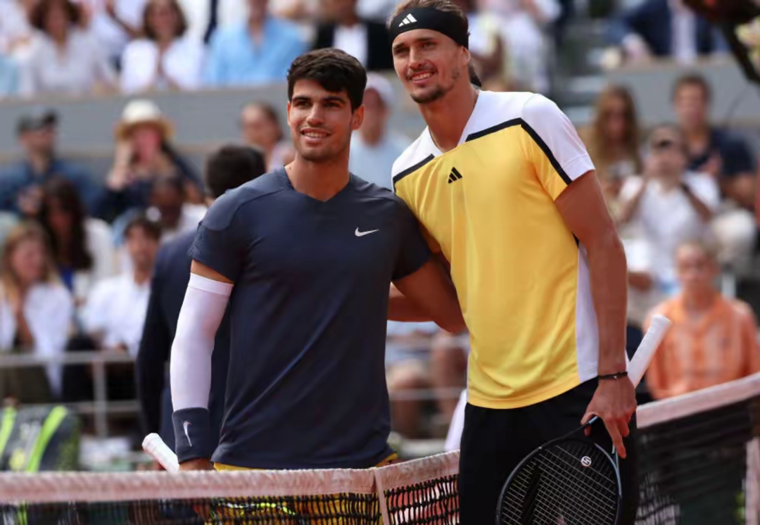 爱游戏2026-联合杯险胜年终总决赛,兹维列夫关键制胜