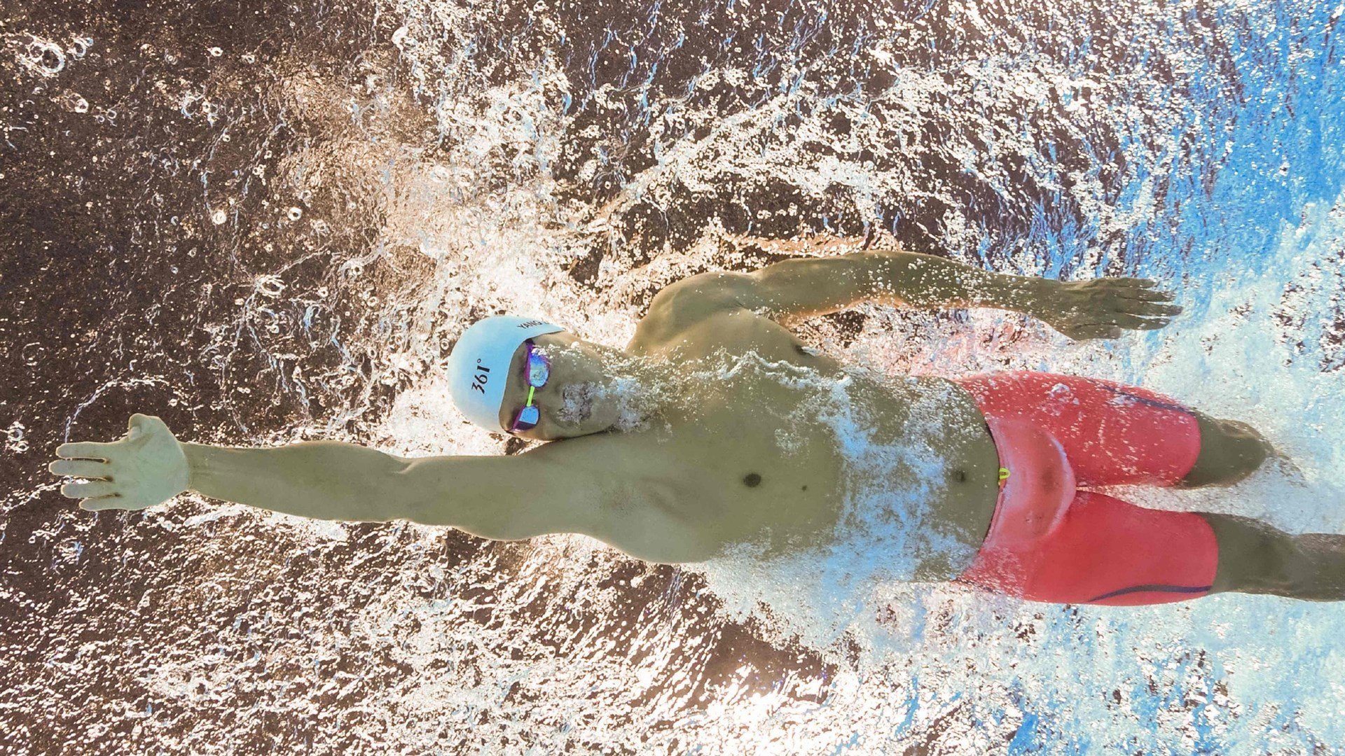 爱游戏在线-伊朗关键战突围洪都拉斯，门迪在意甲焦点战接管比赛，足球世界里的突围与接管